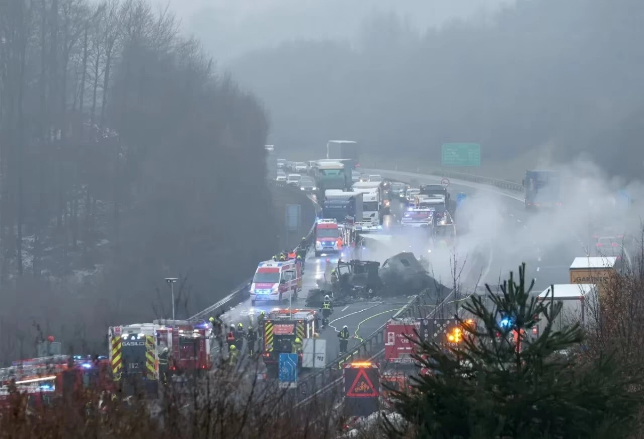 Lančani sudar tri kamiona, vozači hitno prebačeni u bolnicu